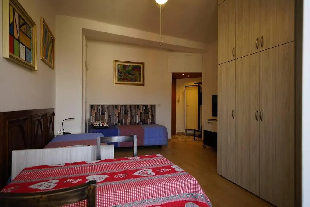 מילאנו Padova Guesthouse 0*,